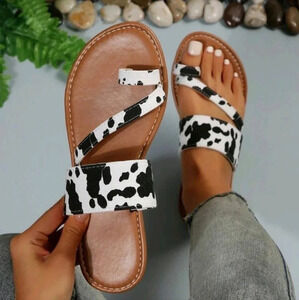 Women Cow Print Flat Slippers With Floral Pattern